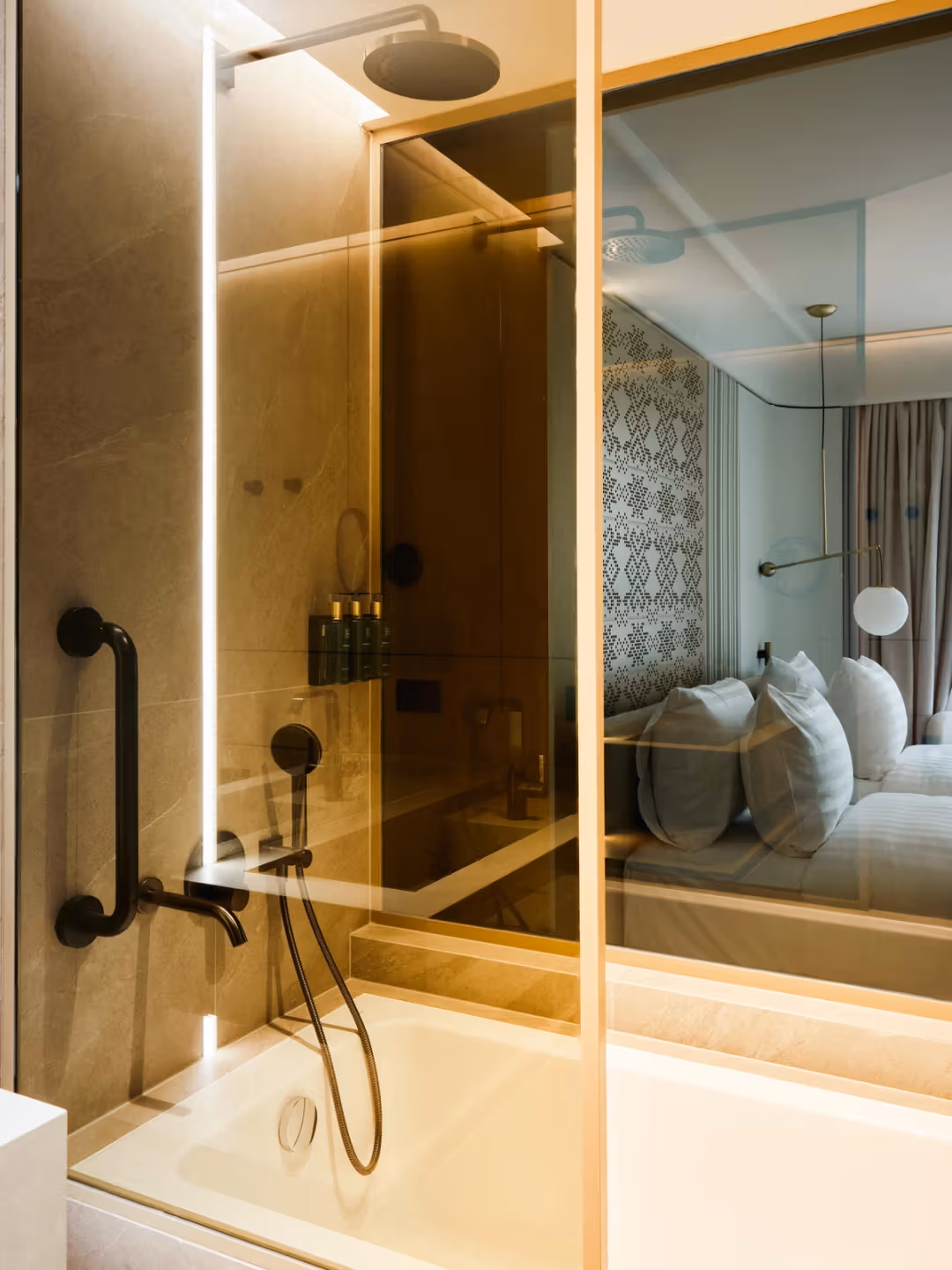 Hotel Venturo — 5a084933f0f6815bc649a8e9e083b62010af1c64-3016x4021.jpg