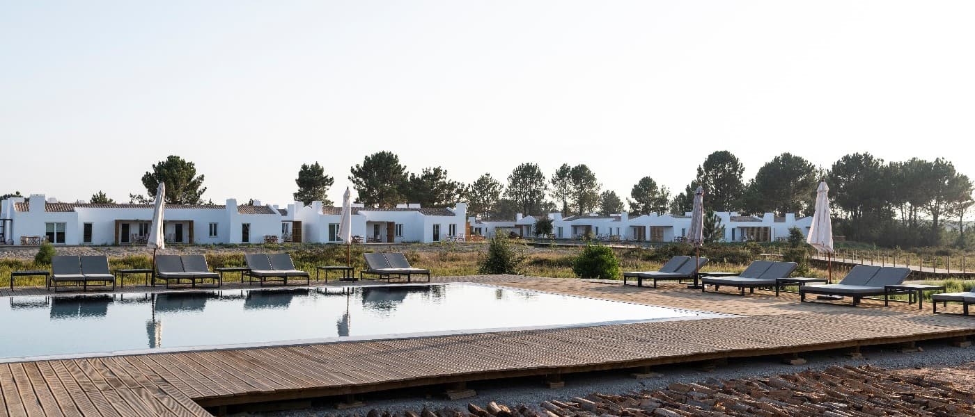 Craveiral Farmhouse — Abertura_nova-Craveiral-Portugal-photo-Martin-Kaufmann_DSC8365-1400x600