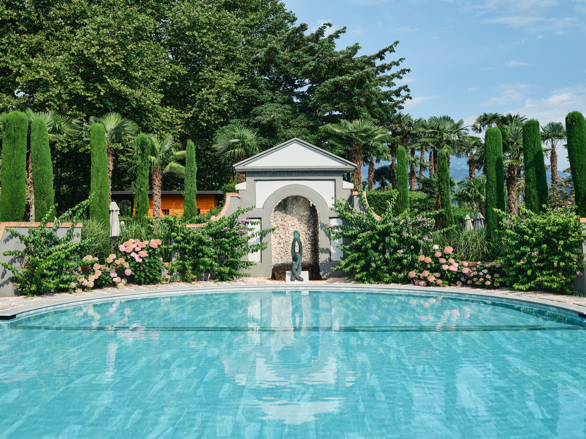 Giardino Ascona — Liegen am Außenpool