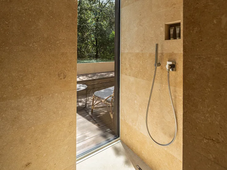 cincins_c-and-spa-family_deluxe-with-private-pool-05.jpg_01