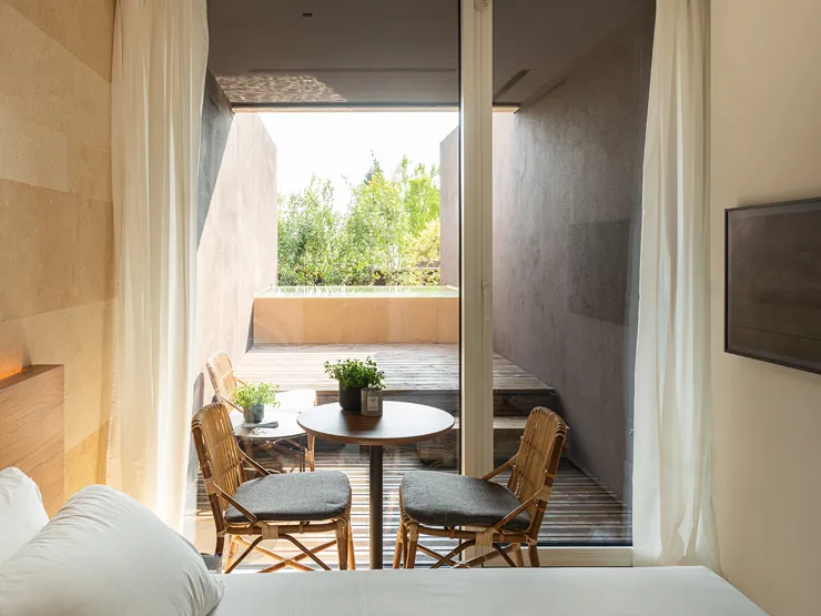 cincins_c-and-spa-small_deluxe-with-private-pool-01.jpg_01