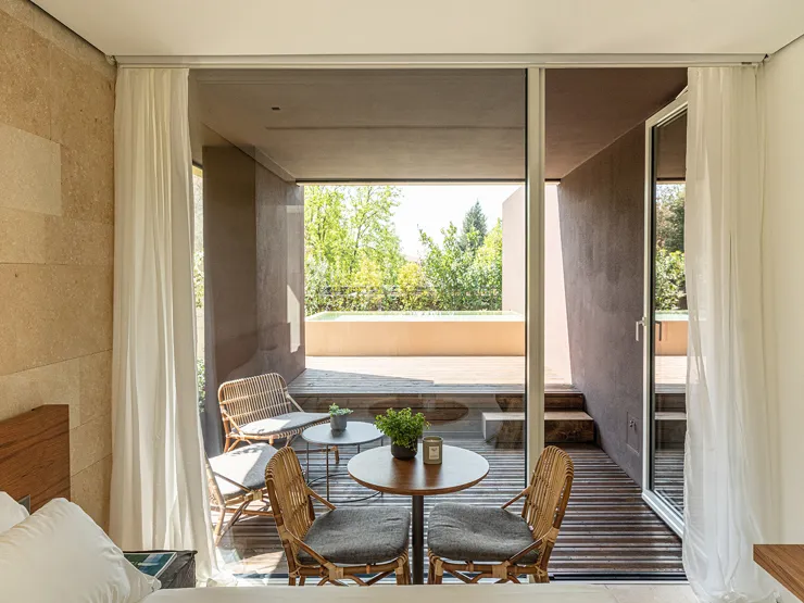 cincins_c-and-spa_deluxe-with-private-pool-06.jpg_01