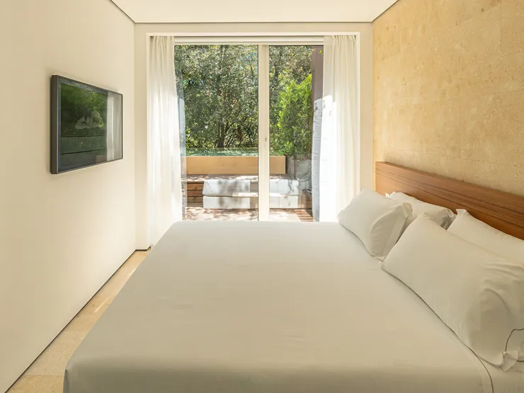 cincins_c-and-spa_deluxe-with-private-pool-07.jpg_01