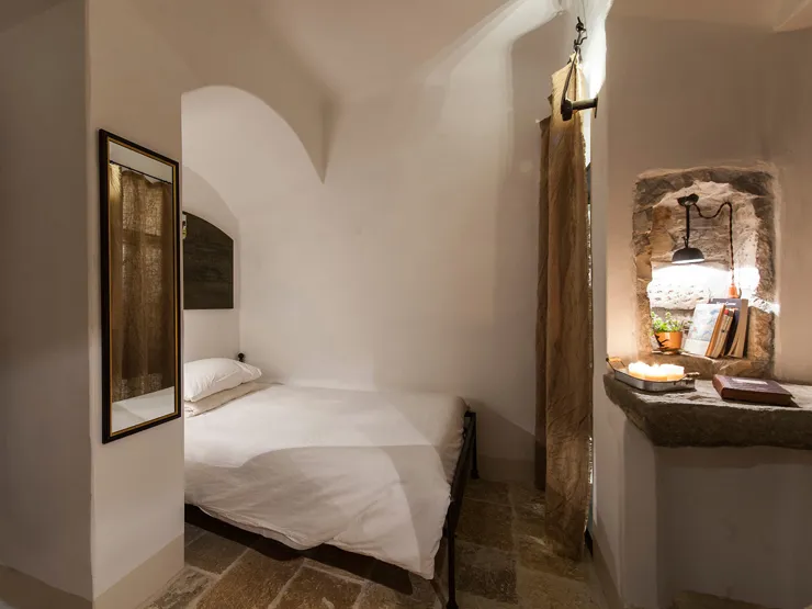 cincins_eremito-celluzze-01.jpg_unbekanntes_zimmer_01