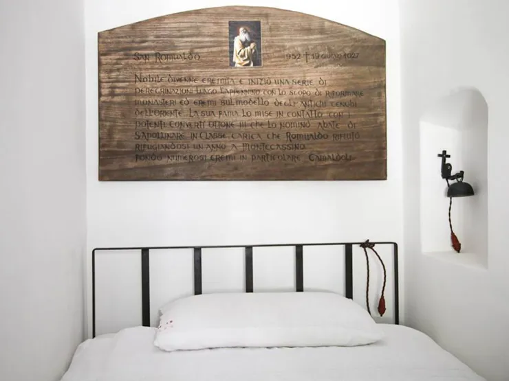 cincins_eremito-celluzze-02.jpg_unbekanntes_zimmer_01