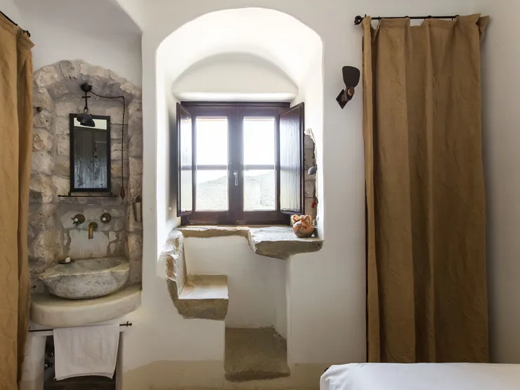 cincins_eremito-celluzze-03.jpg_unbekanntes_zimmer_01