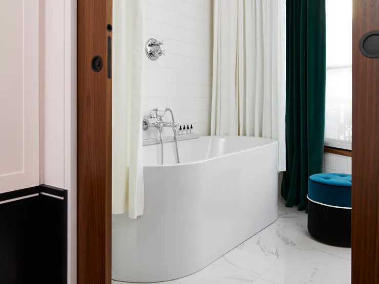 cincins_le-roch-and-spa-comfy_room-02.jpg_01