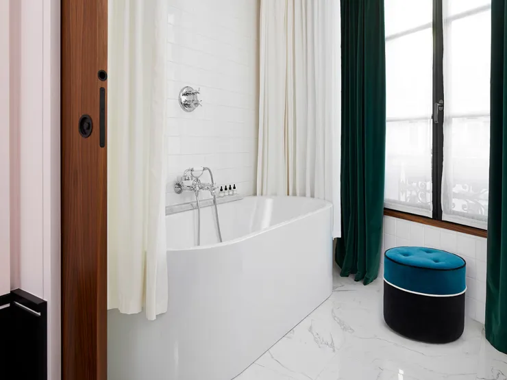 cincins_le-roch-spa-family_room-09.jpg_01