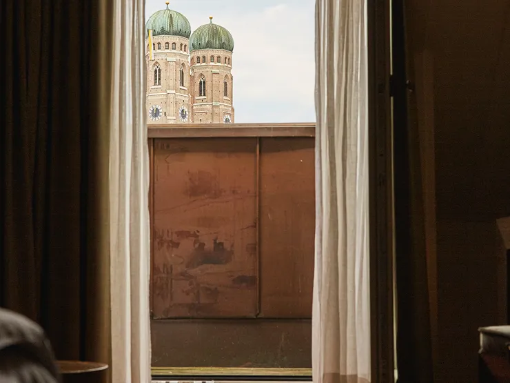 cincins_louis-courtyard_deluxe-01.jpg_02