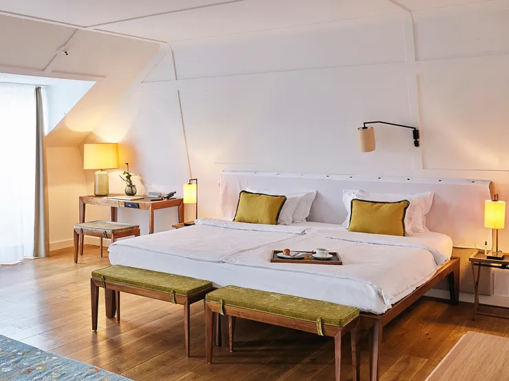 cincins_louis-louis_suite-03.jpg_01