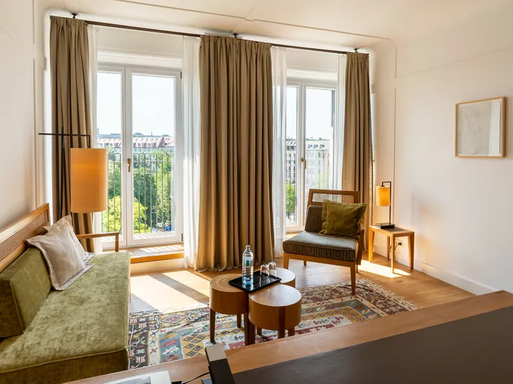 cincins_louis-market-view_deluxe-02.jpg_01