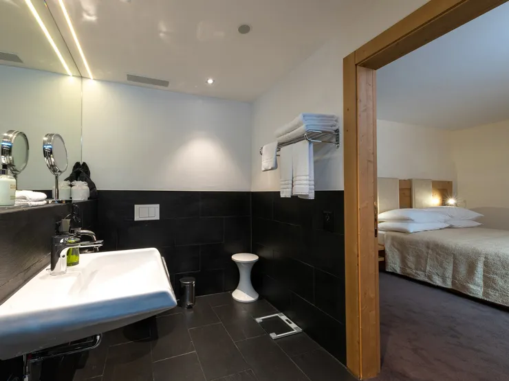 cincins_nira-alpina-alpine-comfort_room-winter-02.jpg_01