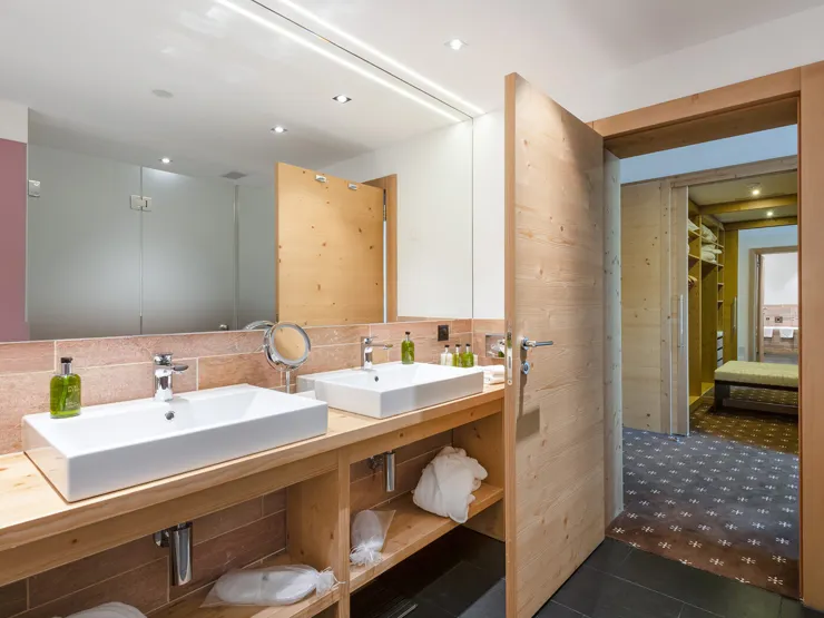 cincins_nira-alpina-alpine_junior-suite-winter-05.jpg_01