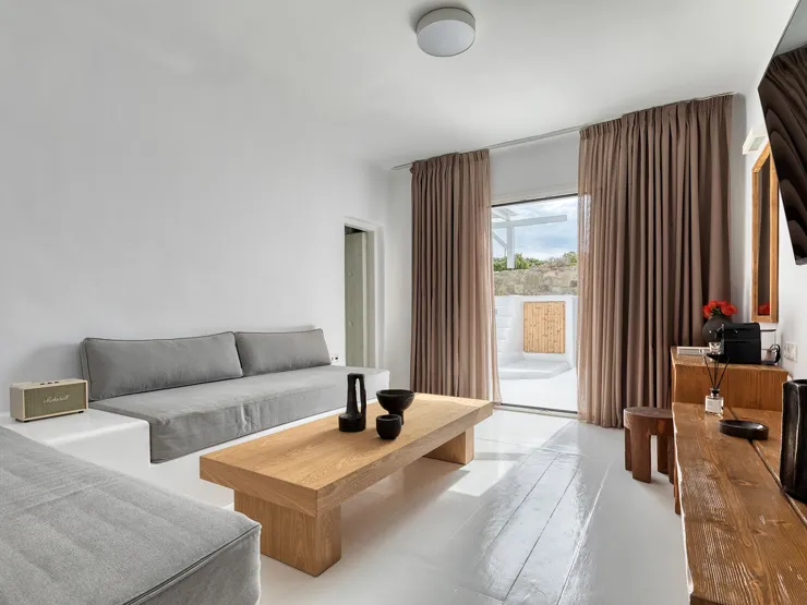 cincins_rocabella-mykonos-premium-sea-view_suite-with-outdoor-mini-plunge-pool-02.jpg_01