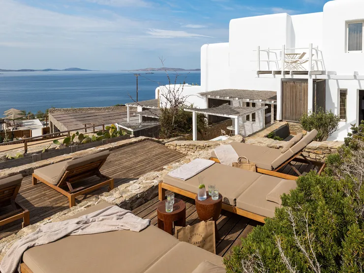 cincins_rocabella-mykonos-premium-sea-view_suite-with-outdoor-mini-plunge-pool-04.jpg_01