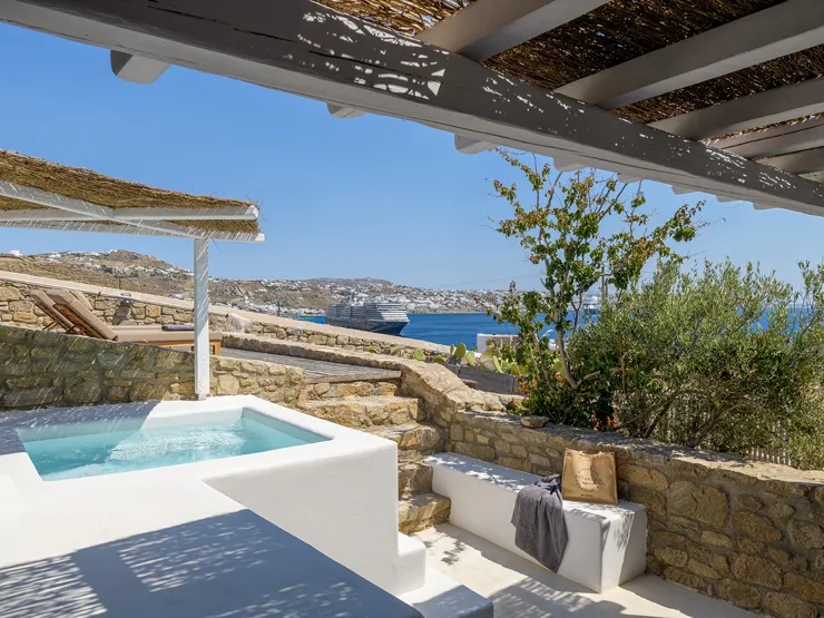 cincins_rocabella-mykonos_deluxe-sea-view-with-outdoor-mini-plunge-pool-07.jpg_01