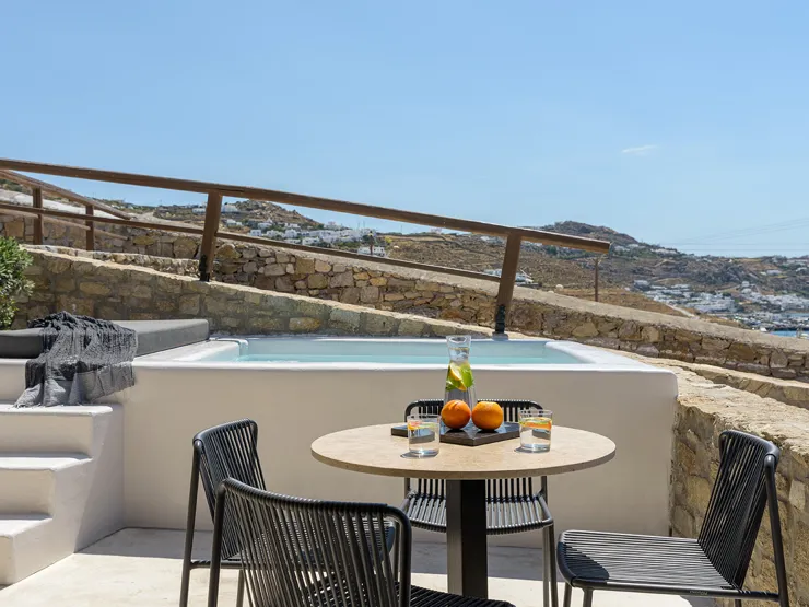 cincins_rocabella-mykonos_deluxe-sea-view-with-outdoor-mini-plunge-pool-09.jpg_01