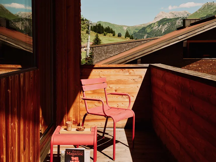 cincins_rote-wand-mezzanine-07.jpg_unbekanntes_zimmer_01