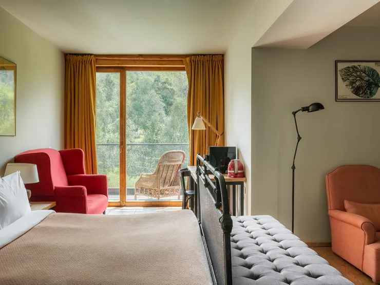 rooms-kazbegi-signature_room-forest-view-01.jpg_01